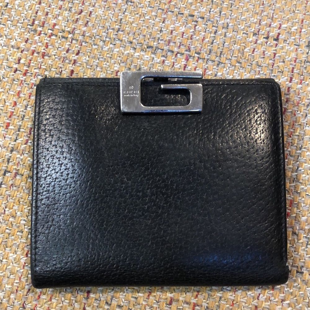 GUCCI Black Leather Trifold Wallet with Silver G Money Clasp AUTHENTIC - Picture 17 of 17